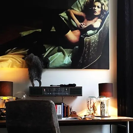 Elegant & Stylish Centre Of Apartment *